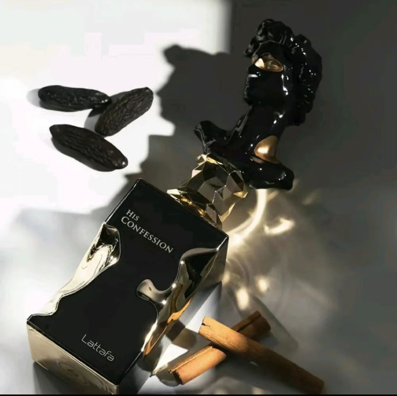 His Confession di Lattafa, il profumo arabo elegante e seducente per lui, una fusione di spezie, ambra e legni che emana potenza!